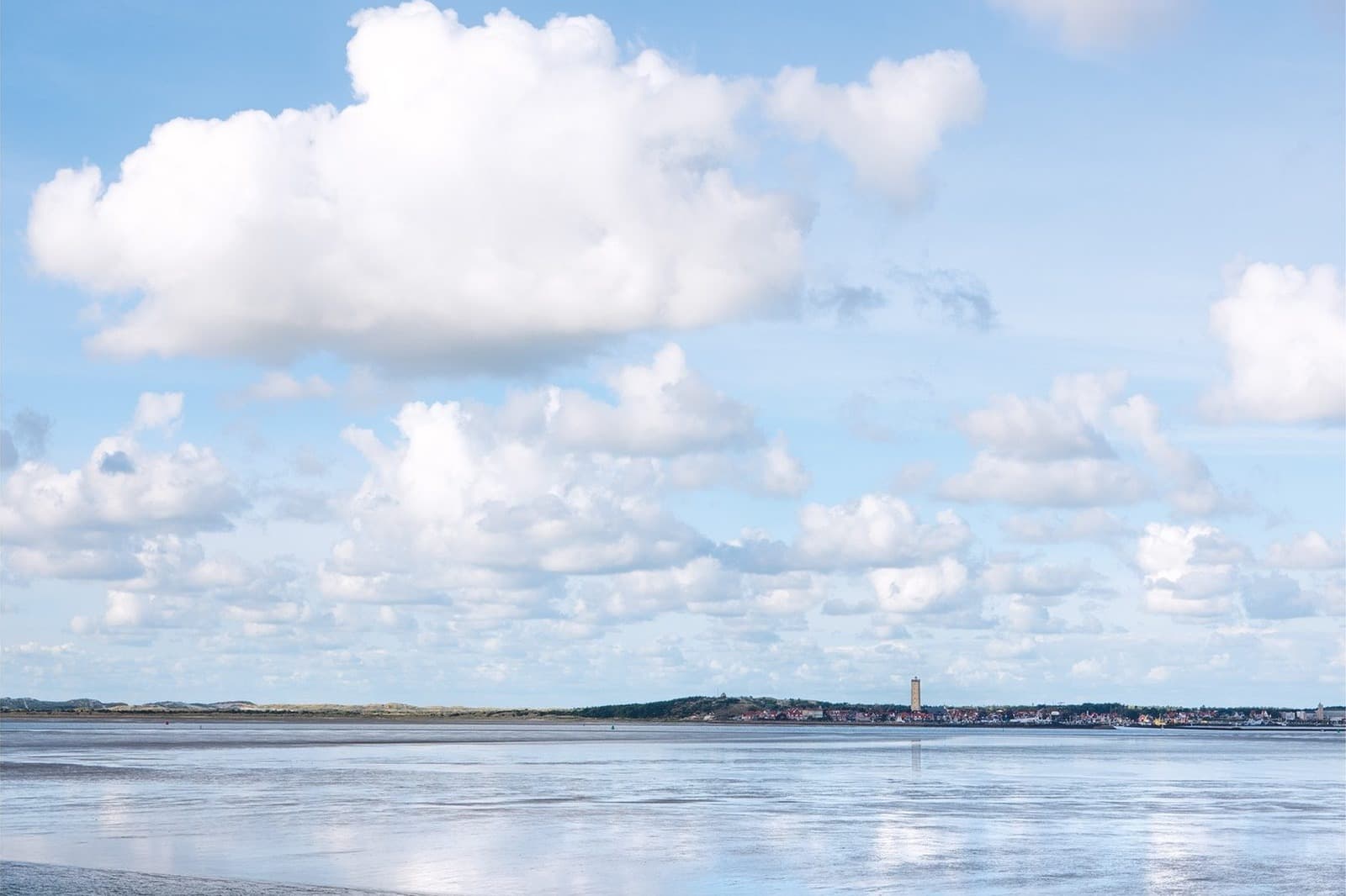 Terschelling landschap, vakantie op het eiland Midsland aan Zee