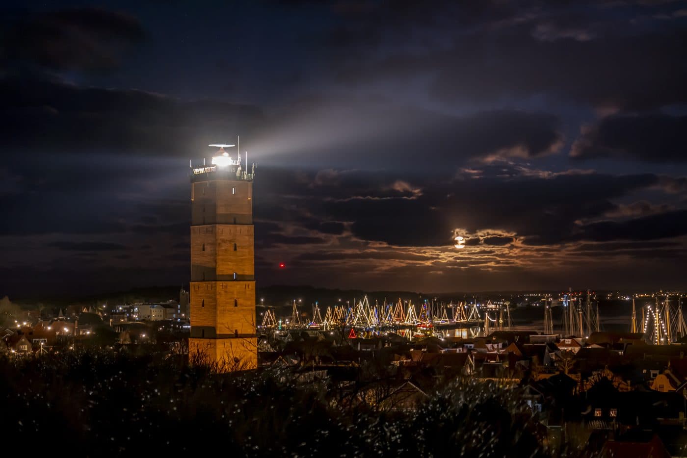 Brandaris vuurtoren Terschelling bij nacht, icoon van het Waddeneiland