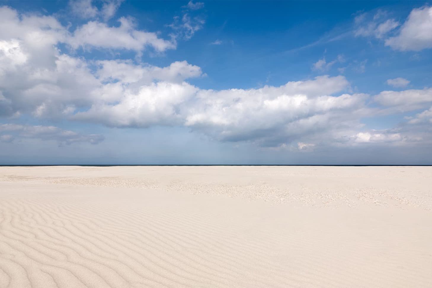 Zandstrand Terschelling Midsland aan Zee, strand op loopafstand vakantiehuis