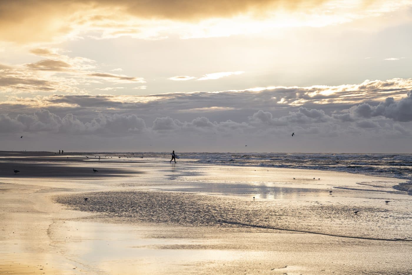 Strand Terschelling bij zonsondergang, Midsland aan Zee vakantie aan zee